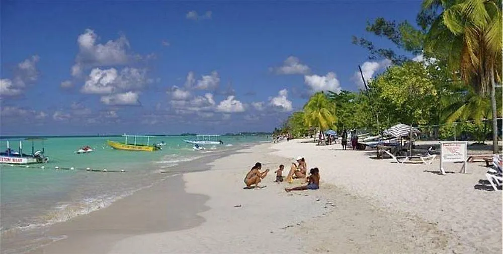 Secret Cabins At Firefly Beach Cottage Negril 0*,